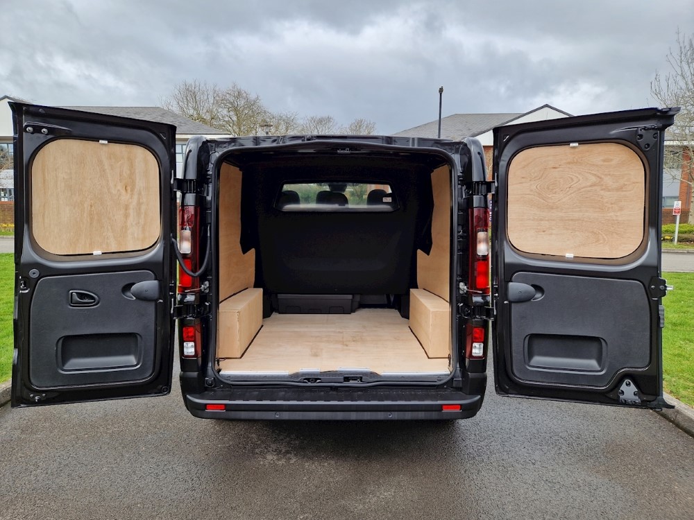 Nissan Primastar 30 L2 Diesel 2.0 dCi 130ps H1 Tekna+ Van